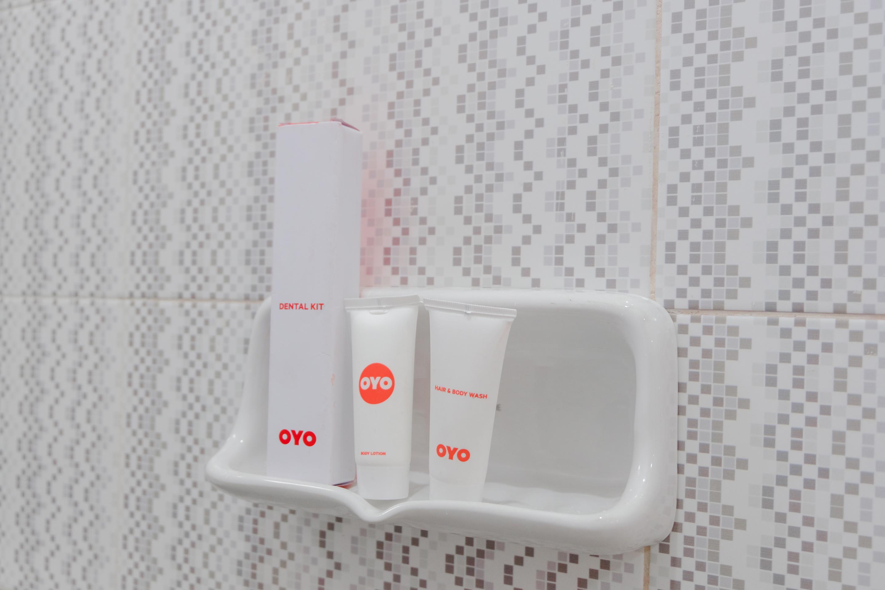 Super Oyo 1579 Kate'El Inn Banyuwangi  Eksteriør bilde